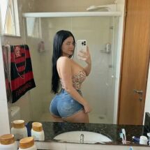 Hola papi quieres pasarlo rico con una guapa latina