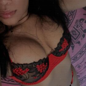 NUEVA! SEXY MORENA CON CULO GRANDE Y COMPLACIENTE