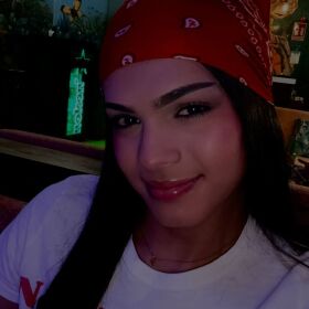 SOY SARA MEDINA COLOMBIANA CACHONDA