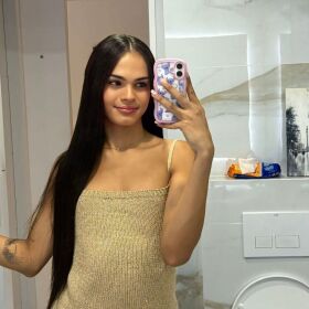 SOY SARA MEDINA COLOMBIANA CACHONDA