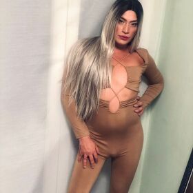 ALISON DISPONIBLE TOTALMENTE PARA TI 24H