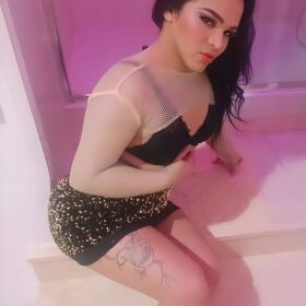 TRANS SENSUAL Y CON UNA POLLA