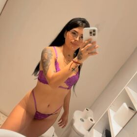 SARA JOVEN UNIVERSITARIA CALIENTE 24H SOLA EN MI PISO 