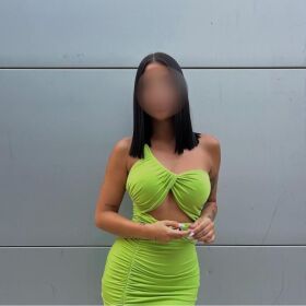 LUCIA TU CULITO FAVORITO , ELEGANCIA Y PLACER TODA LA NOCHE 