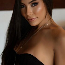 MARIANA RIOS BRASILEÑA ELEGANTE TRANS