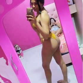 Hola bebé soy Sofía una linda latina 