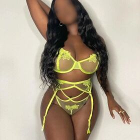 ANDREA LATINA  EN LA MACARENA CACHONDA 24H