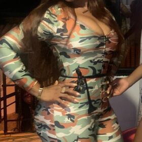 LINA CHICA LATINA MUY CARIÑOSA RADIANTE Y DELICIOSA 