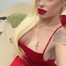 Astrid hermosa elegante y deseada 