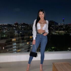 VENEZOLANA , ELEGANCIA Y DULZURA CON GANAS DE FIESTA EN USERA