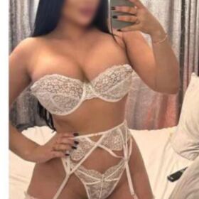 SARA 30 AÑOS NOVEDAD EN IRUN LLAMAME MOJADITA 24H