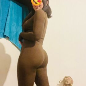 SOY CAMY UNA CHICA MUY CARIÑOSA 