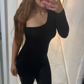 SOY CAMY UNA CHICA MUY CARIÑOSA 