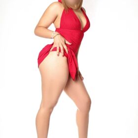 RUBIA NALGONA RECIEN LLEGADA A OVIEDO MOJADITA PARA TI 24H 