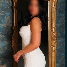 EXCLUSIVA, EXUBERANTES CURVAS, DULZURA Y DELICADEZA !!