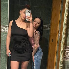 COMPAÑIA SERENA Y DULCES DESDE EL ESTE DOS HERMANAS MUY TRAVIESAS 