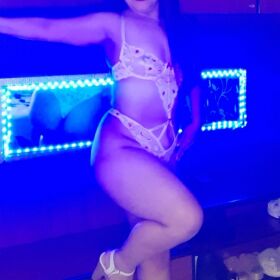 NATALIA COLOMBIANA EXPERTA EN MASAJES , RUBIA EXTROVERTIDA 