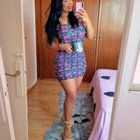 BELLA  LATINA CON GANAS DE UNA NOCHE EXQUISITA BENAMALDENA 24H