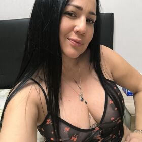 LINDA LATINA EXPERTA EN CARICIAS RECIEN LLEGADA MAURITA SIN LIMITES 