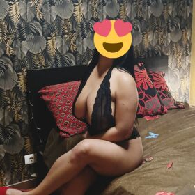 MORENAZA CACHONDA FOGOSA VEN Y CORRETE EN MIS GRANDES PECHOS