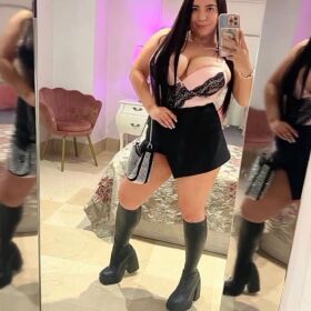 UNIVERSITARIA RUBIA MAGNETICA , UNA LATINA SIN LIMITES REBECA 