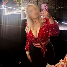 27 AÑOS DULCE Y FIESTERA A LA VEZ ME ENCANTA DIVERTIRME 