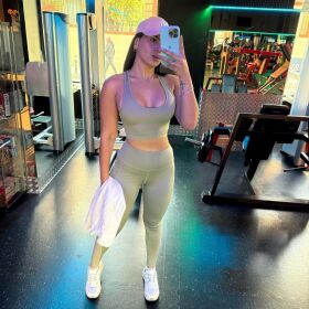 VENEZOLANA, LUCY ARDIENTE , ELEGANCIA VIAJES Y MUCHO MAS 24H 