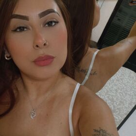 ANDREA EXPERTA EN MASAJES Y CARICIAS 24H MUY CALIENTE VIENES ?