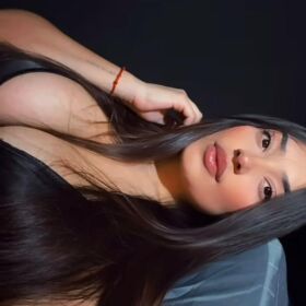 VALENTINA ARDIENTE CONEJITA SUPER CARIÑOSA