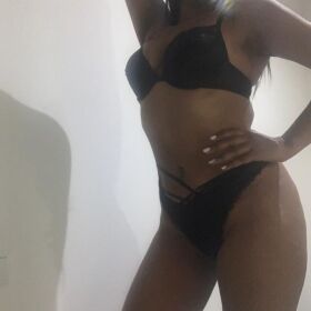 Morena fiestera hermosa tentación de chocolate. I speak English 