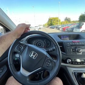 Busco chica joven guapa  doy ayuda €€