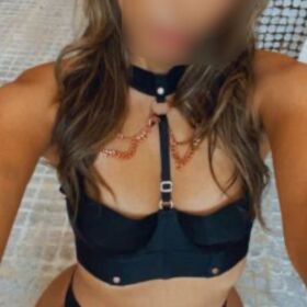 hago domicilios las 24 horas llámame mi amor 