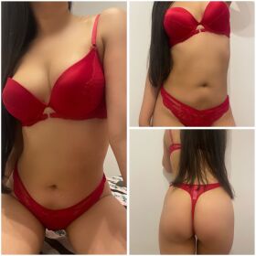 Muy complaciente, muy cachonda