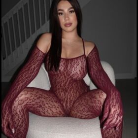 Hola a todos soy Emma una encantadora masajista con la que conectaras