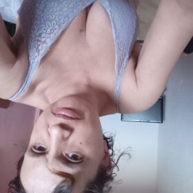 Luna tu catalana dulce y sensual