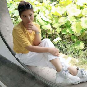Asian girl LILI date invitation