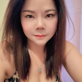 Asian girl LILI date invitation