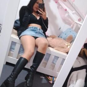 VENEZOLANA ARDIENTE Y LLENA DE PLACER