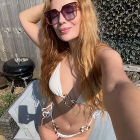 Chiara está disponible para una buena reunión.