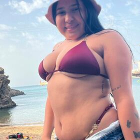 ME ENCANTA CHUPAR PENES Y GUEVOS 