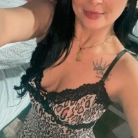 MADURITA CACHONDA Y ENFERMA DE SEXO